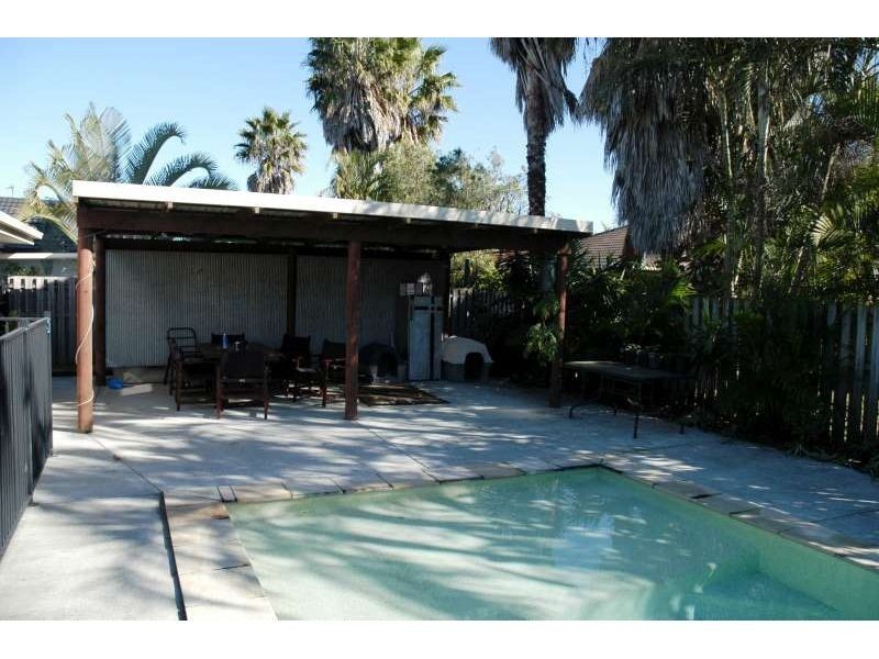 42A Sickle Avenue, Hope Island QLD 4212