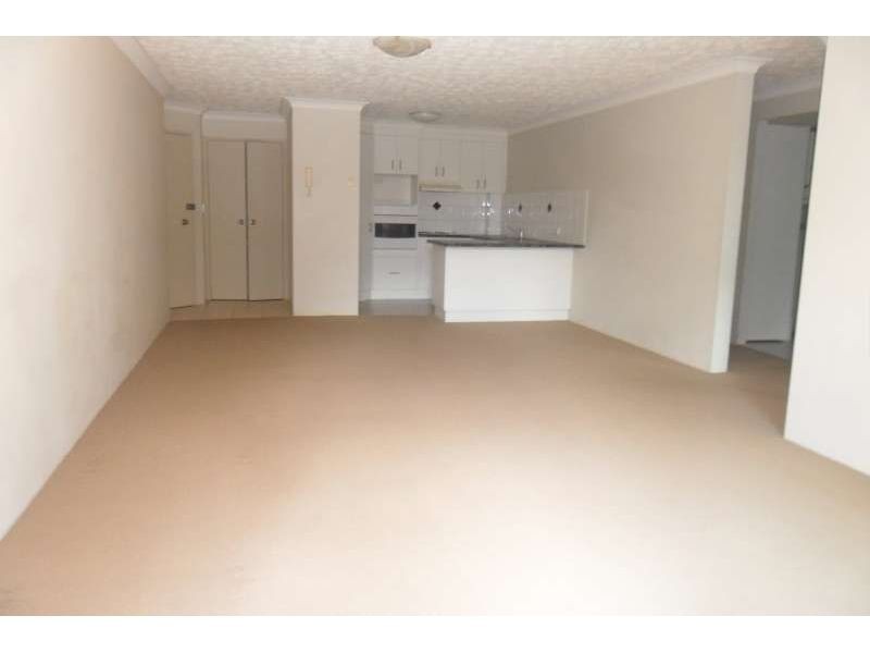 5, 28 Sykes Street, Southport QLD 4215