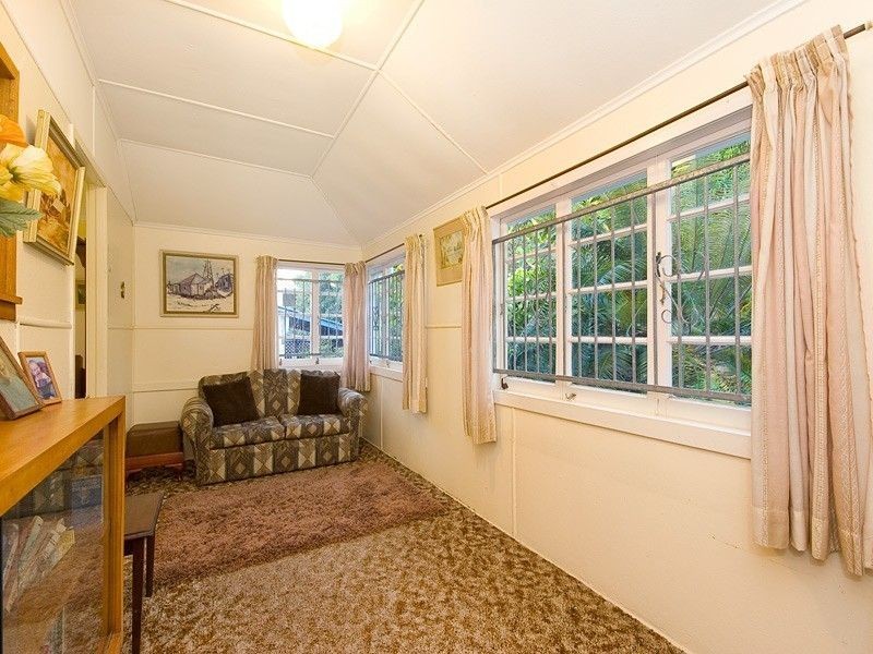 53 Raby Road, Coorparoo QLD 4151