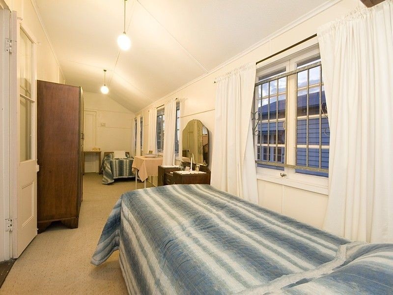 53 Raby Road, Coorparoo QLD 4151