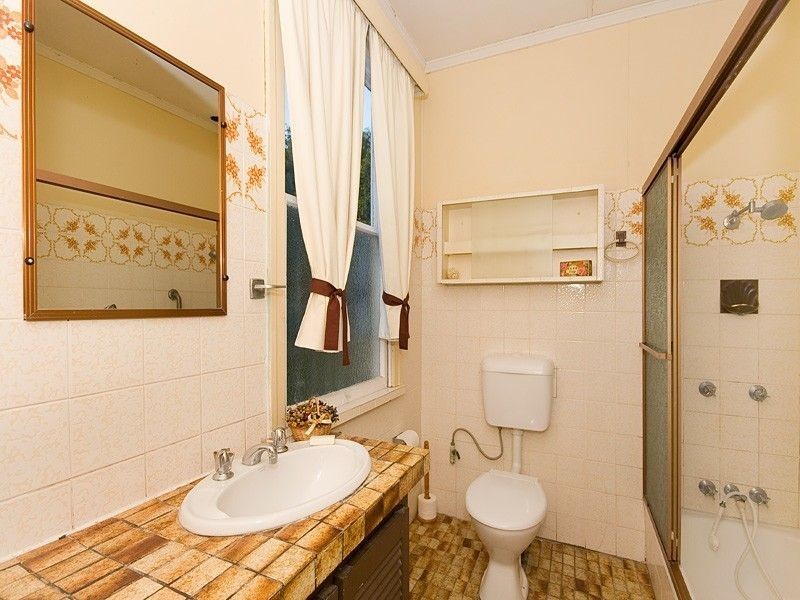 53 Raby Road, Coorparoo QLD 4151