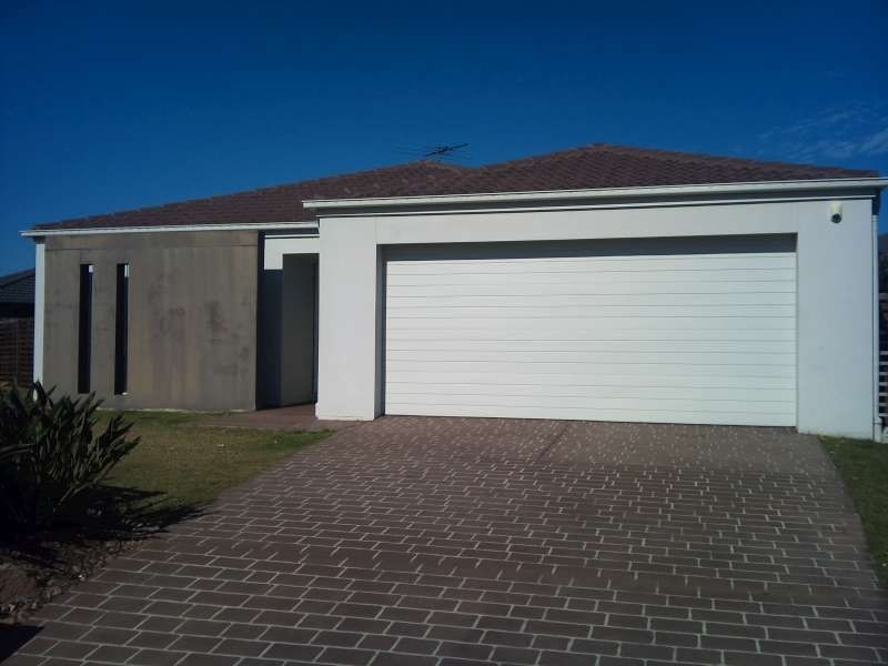 12 Aqua Crescent, Redland Bay QLD 4165