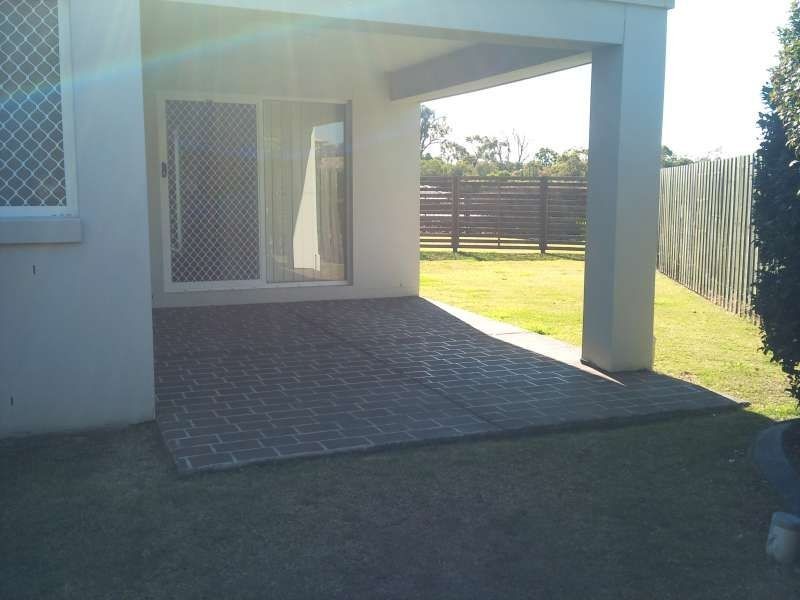 12 Aqua Crescent, Redland Bay QLD 4165