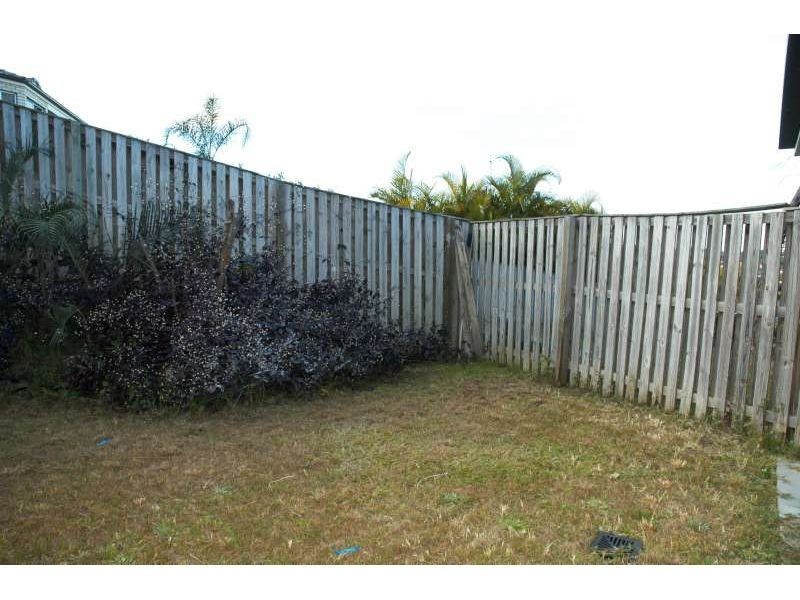 8 Gould Place, Pacific Pines QLD 4211
