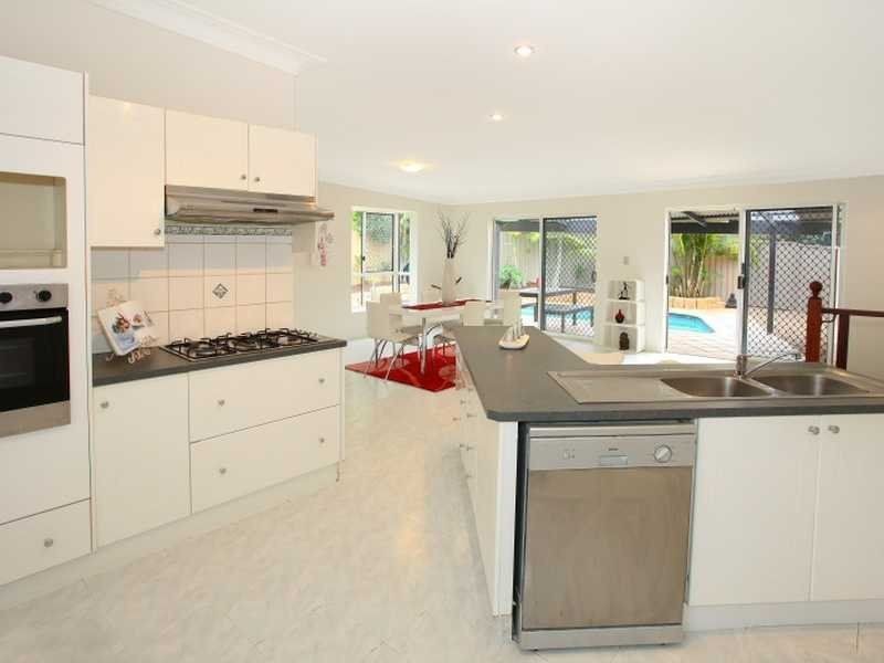 4 Jondique Avenue, Merrimac QLD 4226