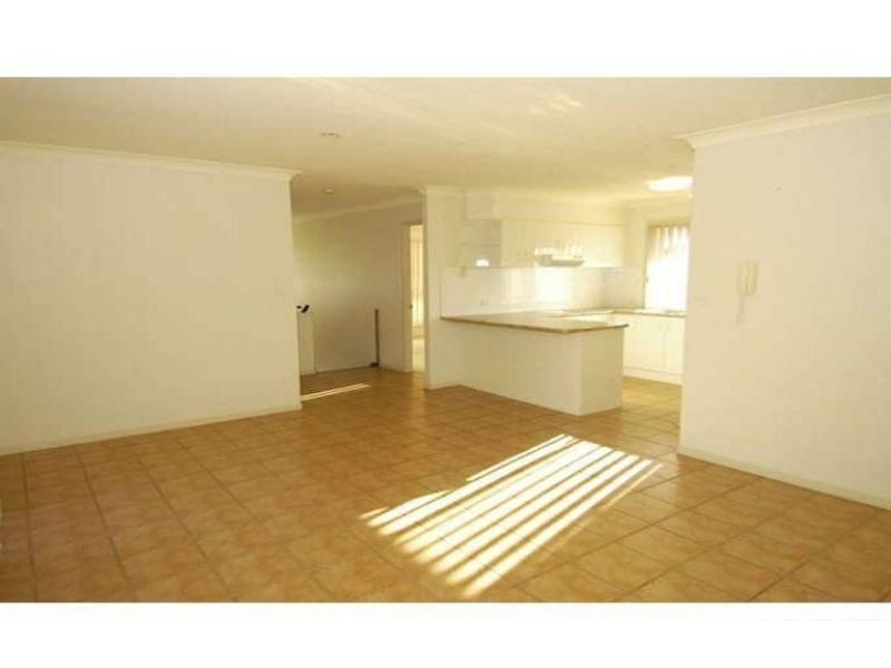 19 Tee Trees Boulevard, Arundel QLD 4214