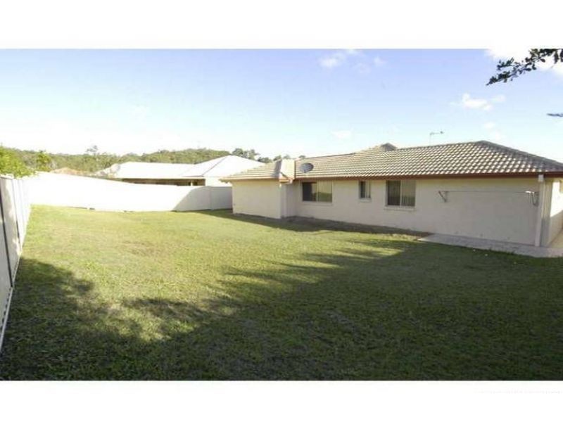 19 Tee Trees Boulevard, Arundel QLD 4214