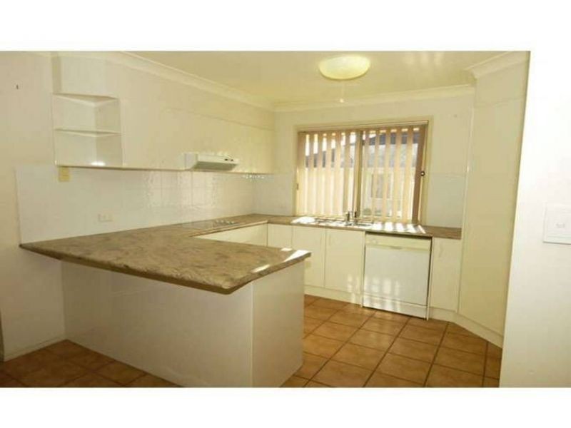 19 Tee Trees Boulevard, Arundel QLD 4214