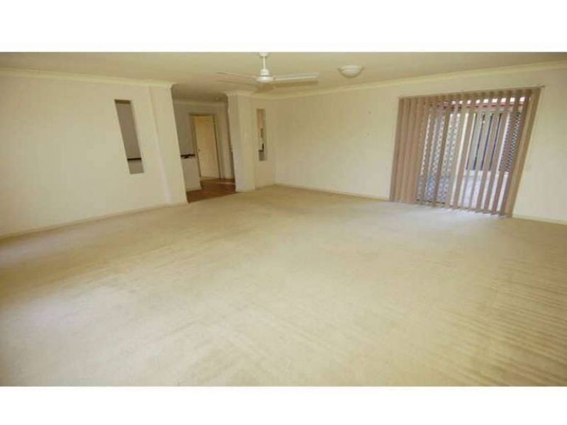 19 Tee Trees Boulevard, Arundel QLD 4214