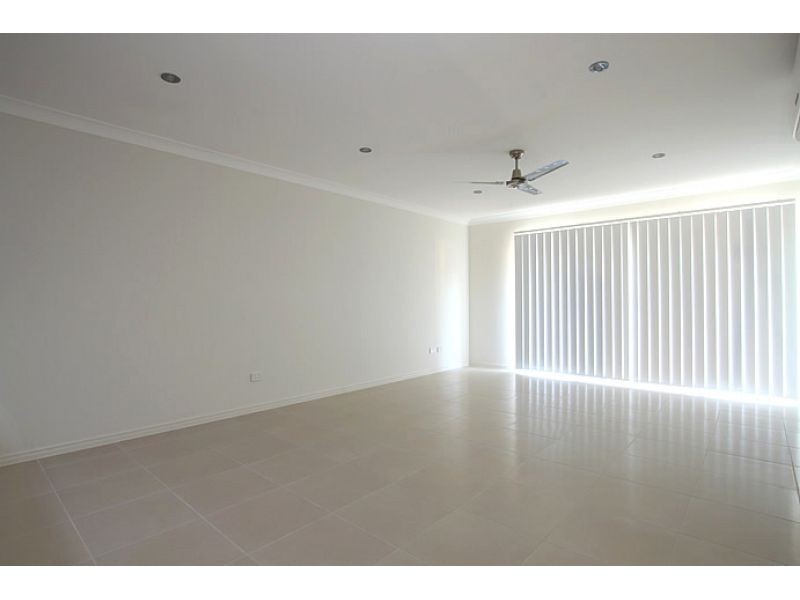 1, 8 Lotus Avenue, Bellmere QLD 4510