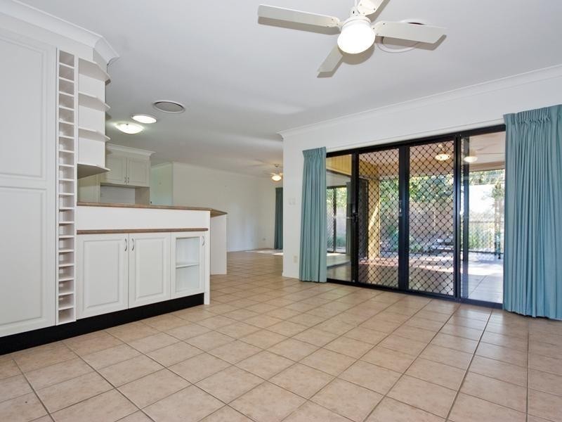 18 Hobart Avenue, Camp Hill QLD 4152