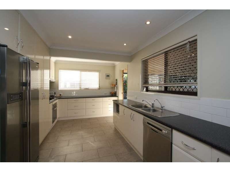 74 Monash Road, Tarragindi QLD 4121