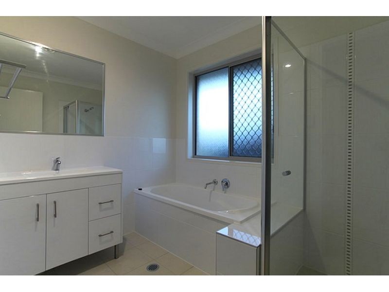 1, 72 Ronald Court, Caboolture South QLD 4510
