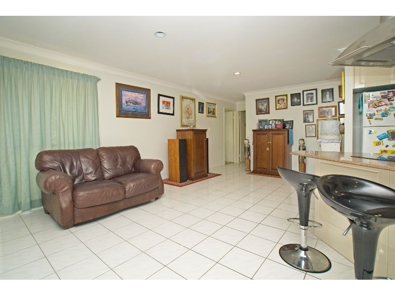 18 Armstrong Way, Highland Park QLD 4211