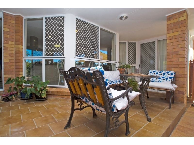 18 Armstrong Way, Highland Park QLD 4211