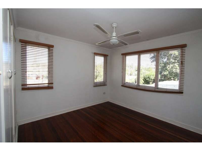 16 Karabil Street, Kingston QLD 4114