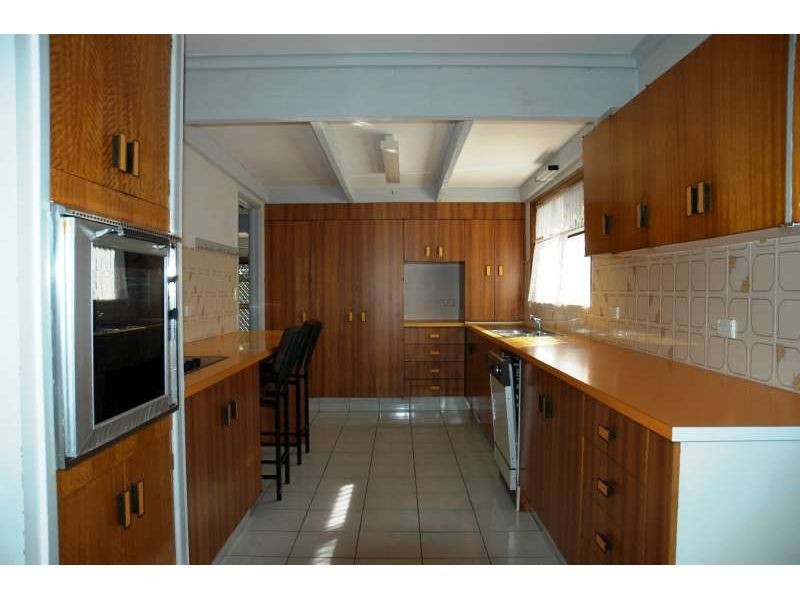 102 Muir Street, Labrador QLD 4215