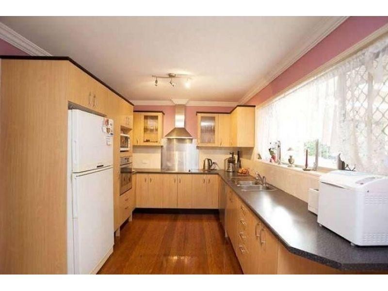 24 Moorgate Street, Macgregor QLD 4109