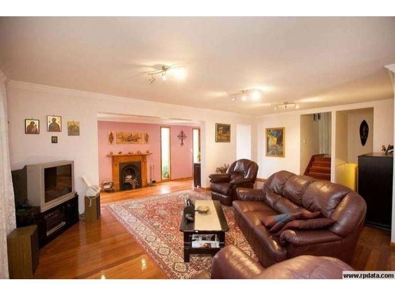 24 Moorgate Street, Macgregor QLD 4109