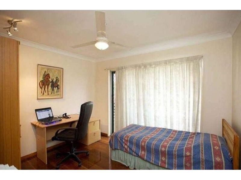 24 Moorgate Street, Macgregor QLD 4109