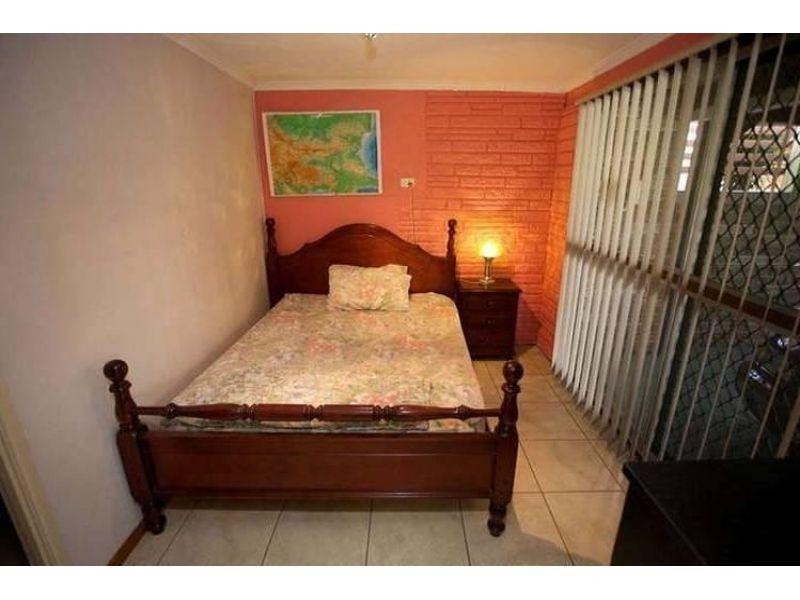 24 Moorgate Street, Macgregor QLD 4109