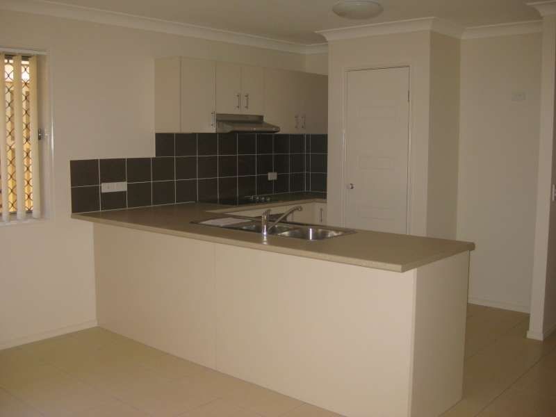 1, 9 Toby Close, Kallangur QLD 4503