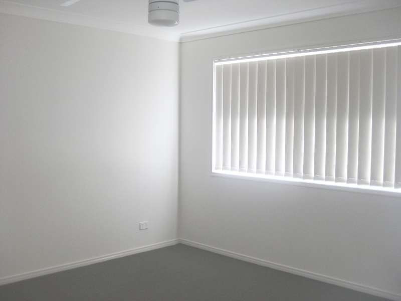 1, 9 Toby Close, Kallangur QLD 4503