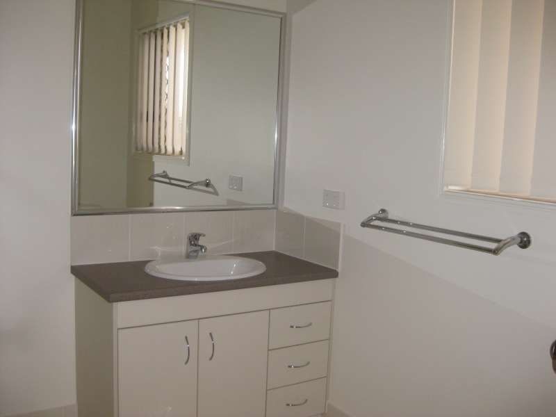 1, 9 Toby Close, Kallangur QLD 4503