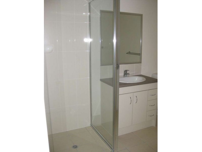 2, 9 Toby Close, Kallangur QLD 4503