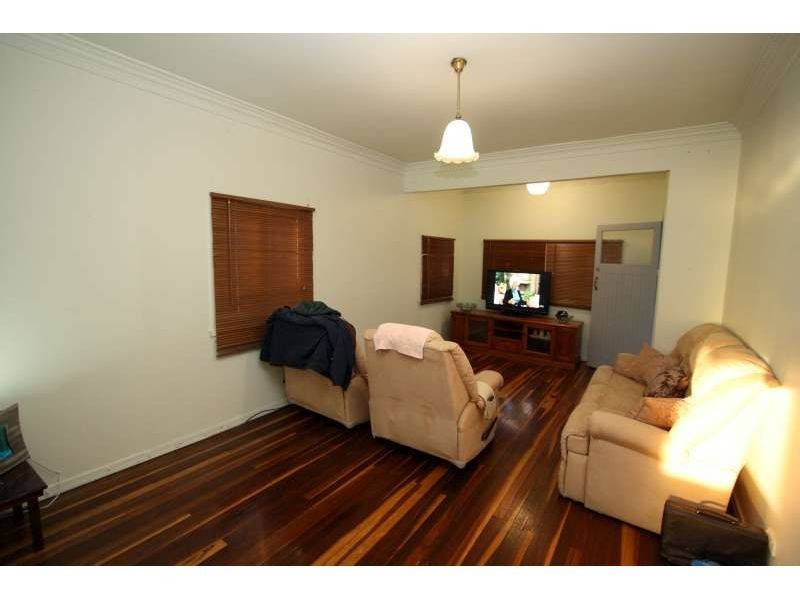 21 Garden Street, Greenslopes QLD 4120