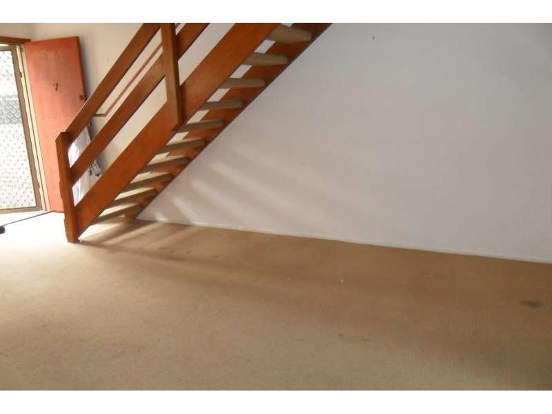 7, 7 Christina Court, Mermaid Waters QLD 4218