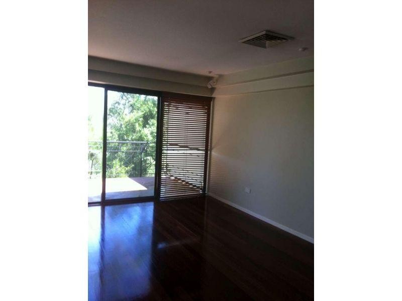 4/44 Dovercourt Road, Toowong QLD 4066