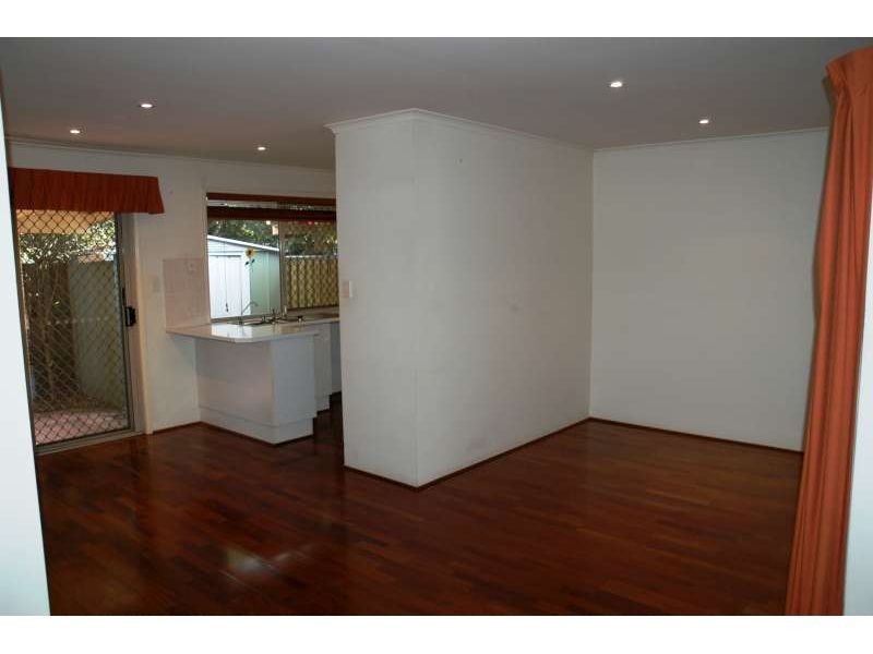 6, 33 Golden Palms Court, Ashmore QLD 4214