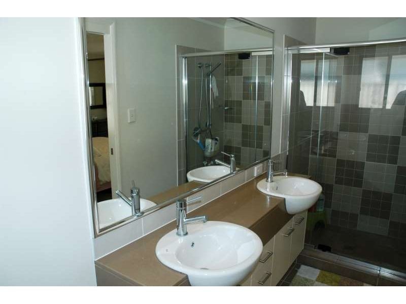 3 River Links Boulevard, Helensvale QLD 4212