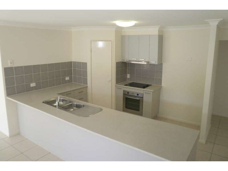 4 Arragan Court, Pacific Pines QLD 4211