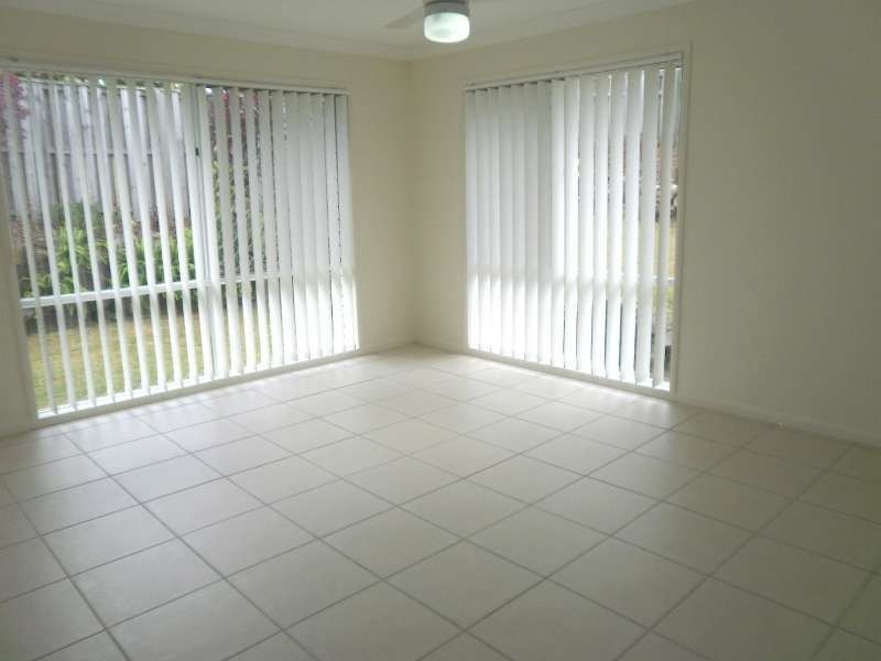 4 Arragan Court, Pacific Pines QLD 4211