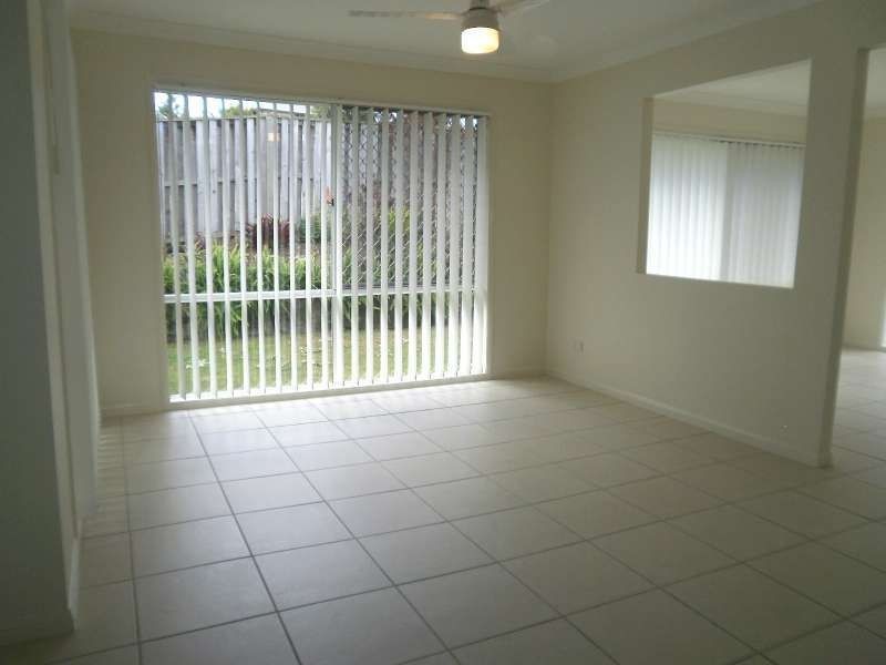 4 Arragan Court, Pacific Pines QLD 4211