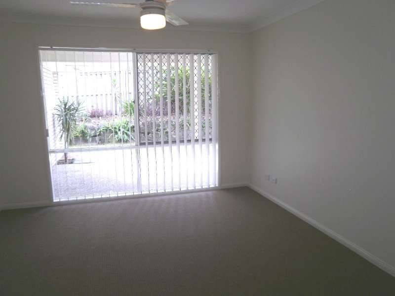 4 Arragan Court, Pacific Pines QLD 4211