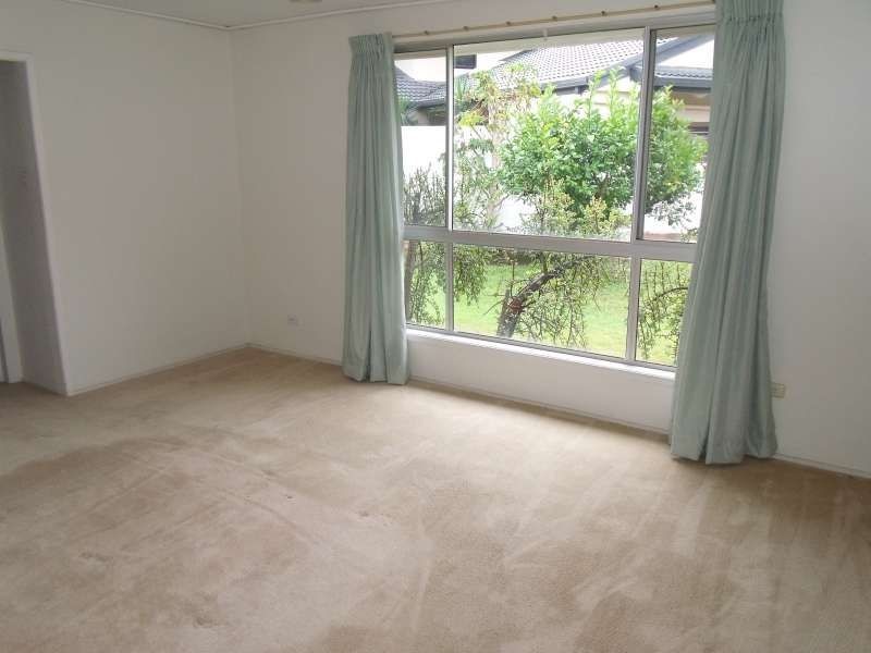 39 Vaggelas Crescent, Biggera Waters QLD 4216