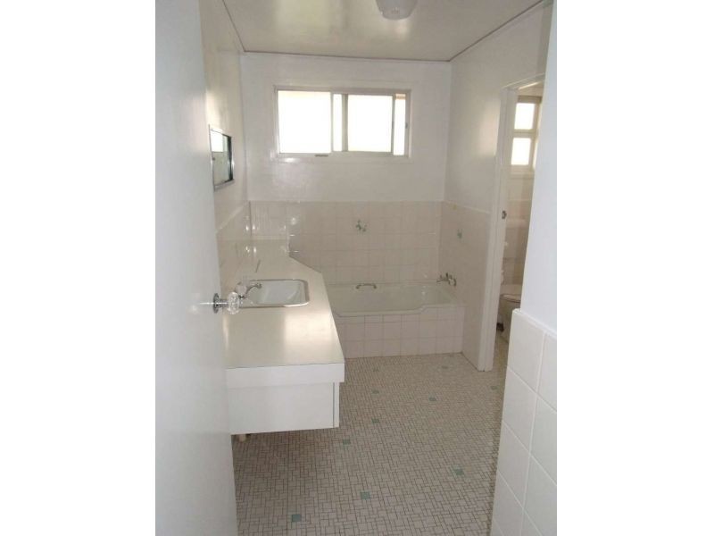 39 Vaggelas Crescent, Biggera Waters QLD 4216