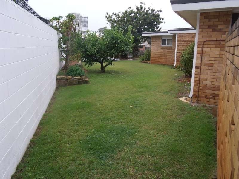 39 Vaggelas Crescent, Biggera Waters QLD 4216