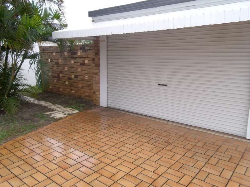 39 Vaggelas Crescent, Biggera Waters QLD 4216