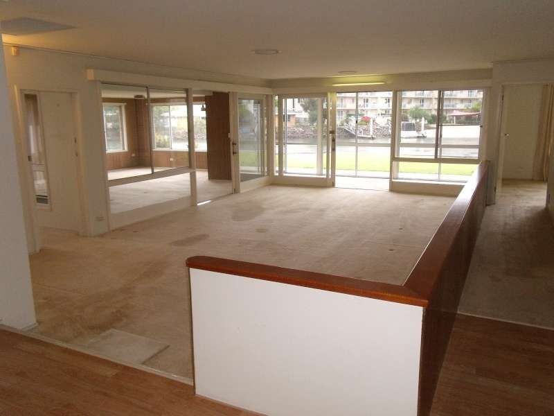 39 Vaggelas Crescent, Biggera Waters QLD 4216
