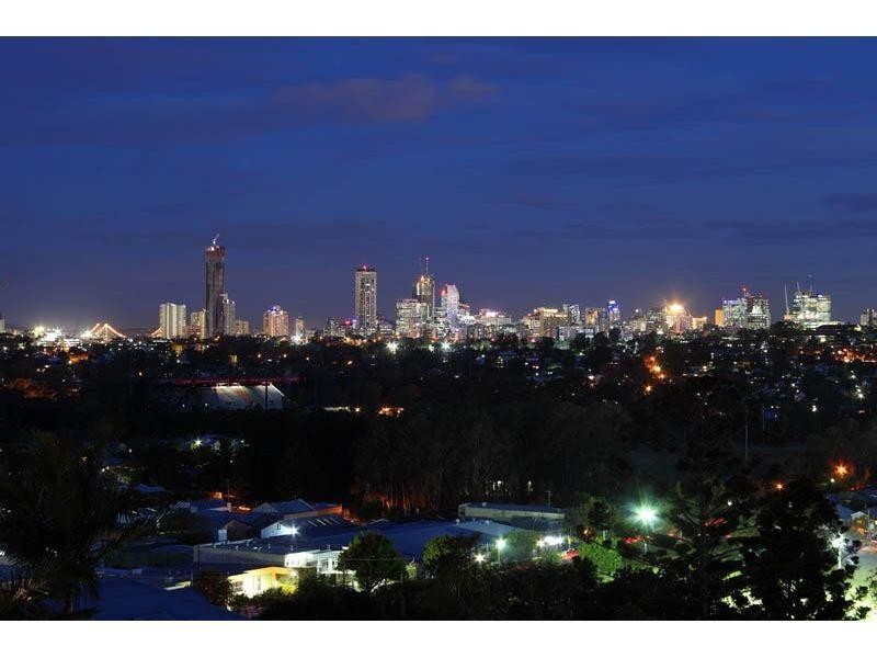 4 Hendon Street, Newmarket QLD 4051