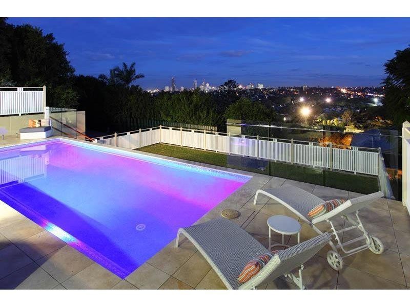 4 Hendon Street, Newmarket QLD 4051