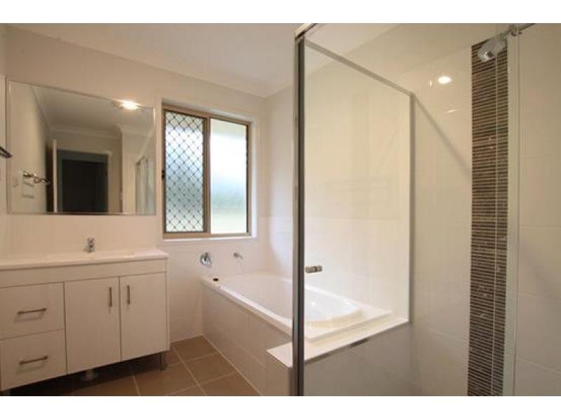 1/35 Sunflower Crescent, Upper Caboolture QLD 4510