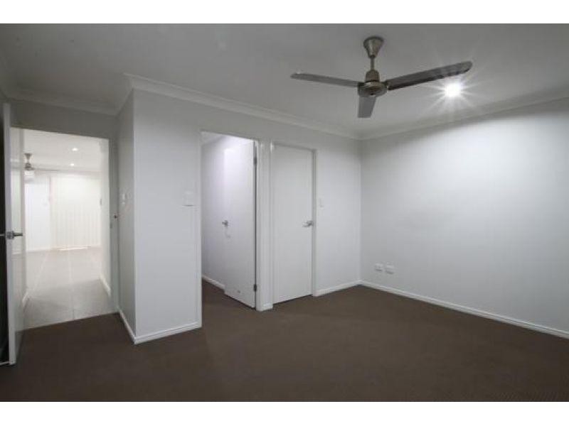 1/35 Sunflower Crescent, Upper Caboolture QLD 4510