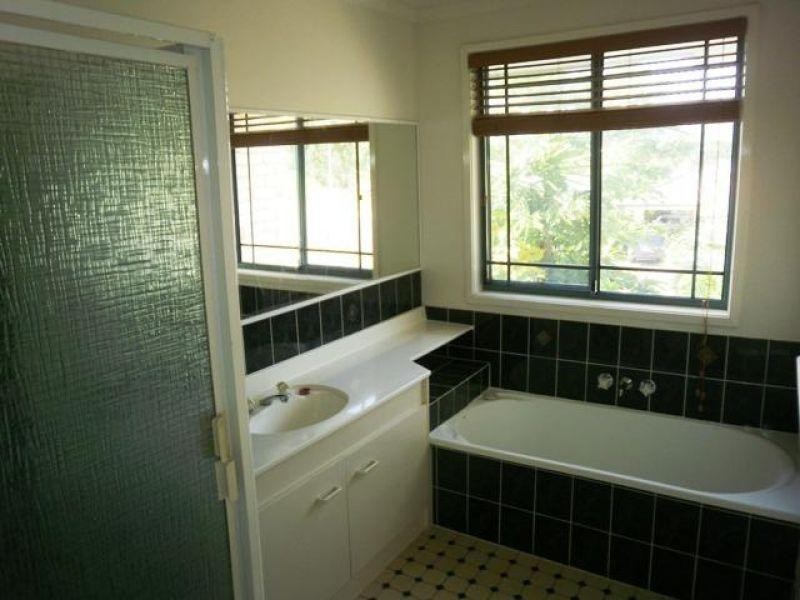 5 Highvale Street, Helensvale QLD 4212