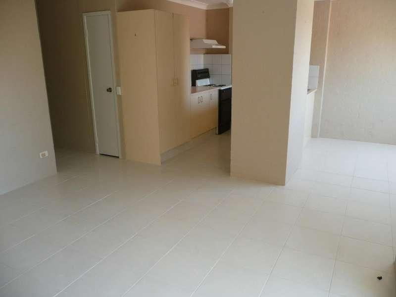 30/13-17 Brown St, Labrador QLD 4215