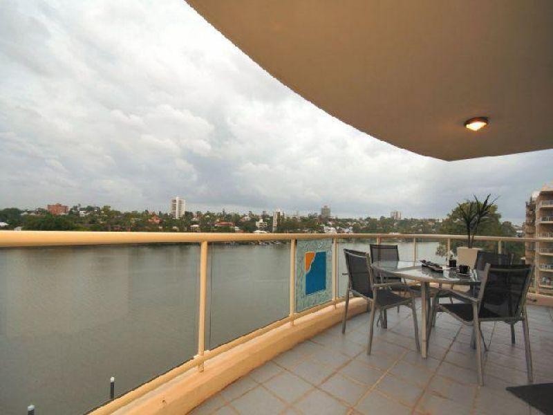 2/100 Macquarie Street, St Lucia QLD 4067